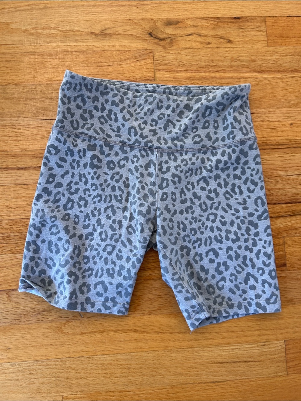 Grey Leopard Print High-Waist Women's Bike Shorts